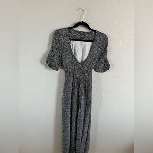 LIRA Polka dot dress with slit and tie back